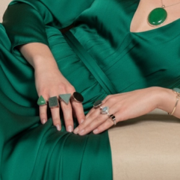 Green Stone Silver Ring - Picture 2 of 2